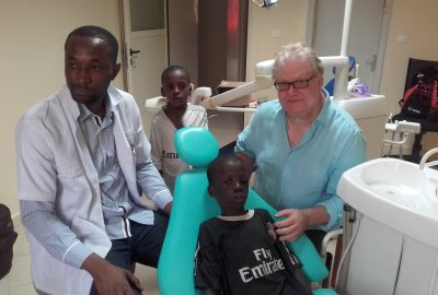 Senegal Krankenhaus Bilbassi e.V. - Zahnarztstühle Spende (3)